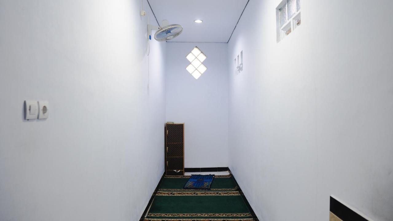 Sitiinggil Guest House Syariah Tegal  Exterior photo